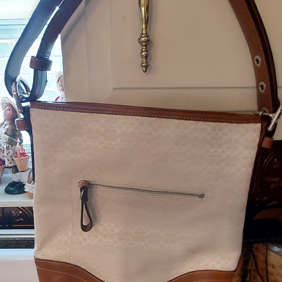 Coach Handbags - Like New Coach Crossbody